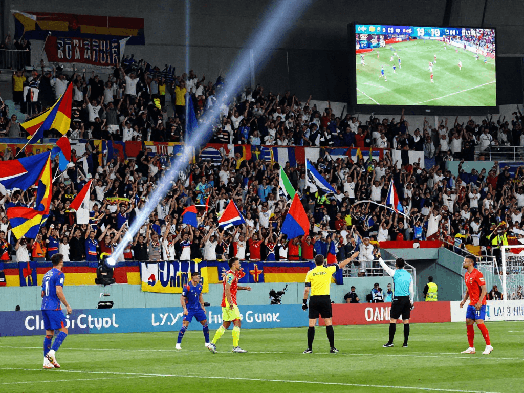 แฟนบอลร่วมเชียร์ในสนามฟุตบอลโลก 2026 สำหรับเดิมพันบอลโลกรอบชิง