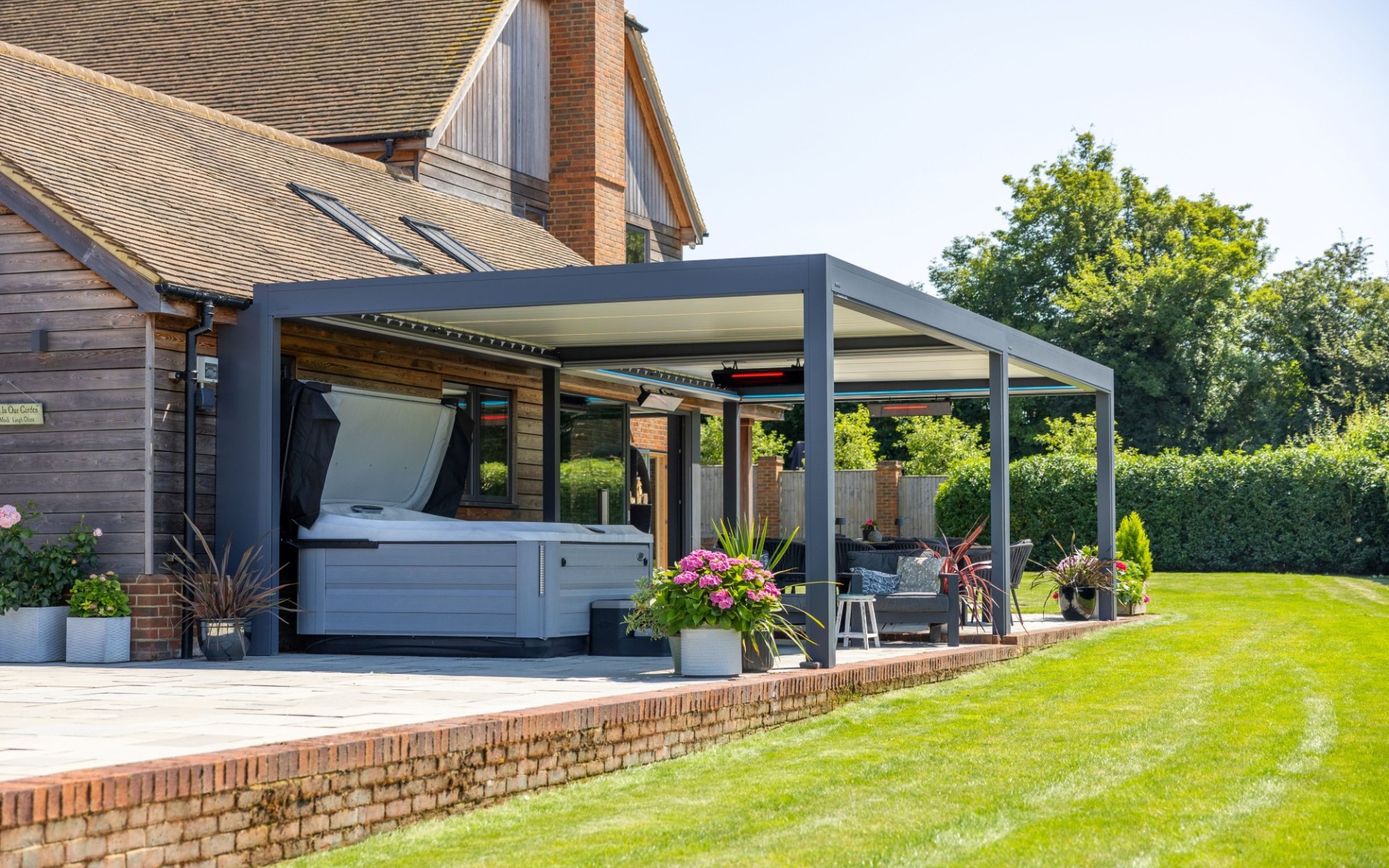 Pergola Schweiz für exklusive Gartenlösungen